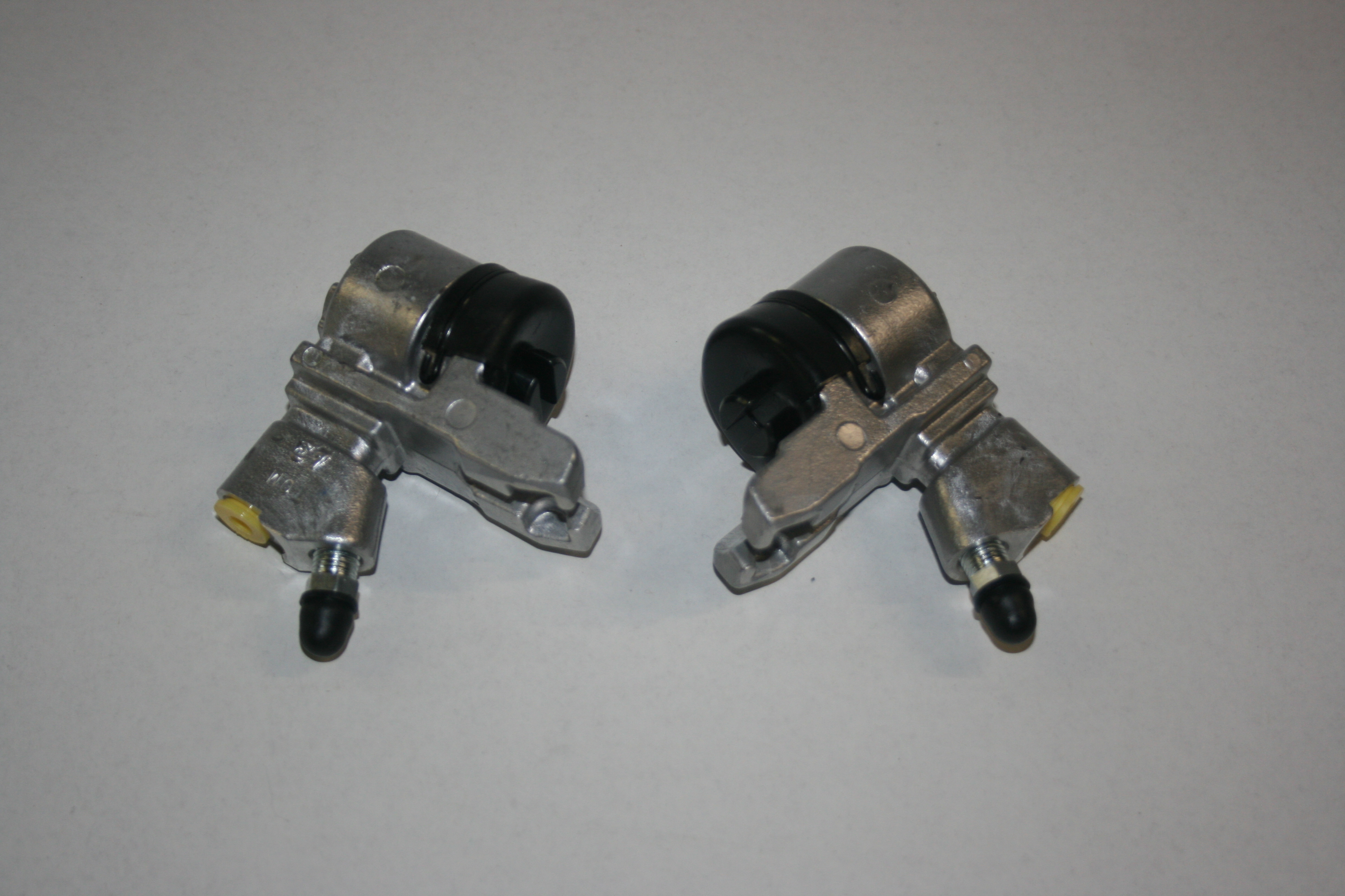 Rear Brake Cylinders Pair (Repro)