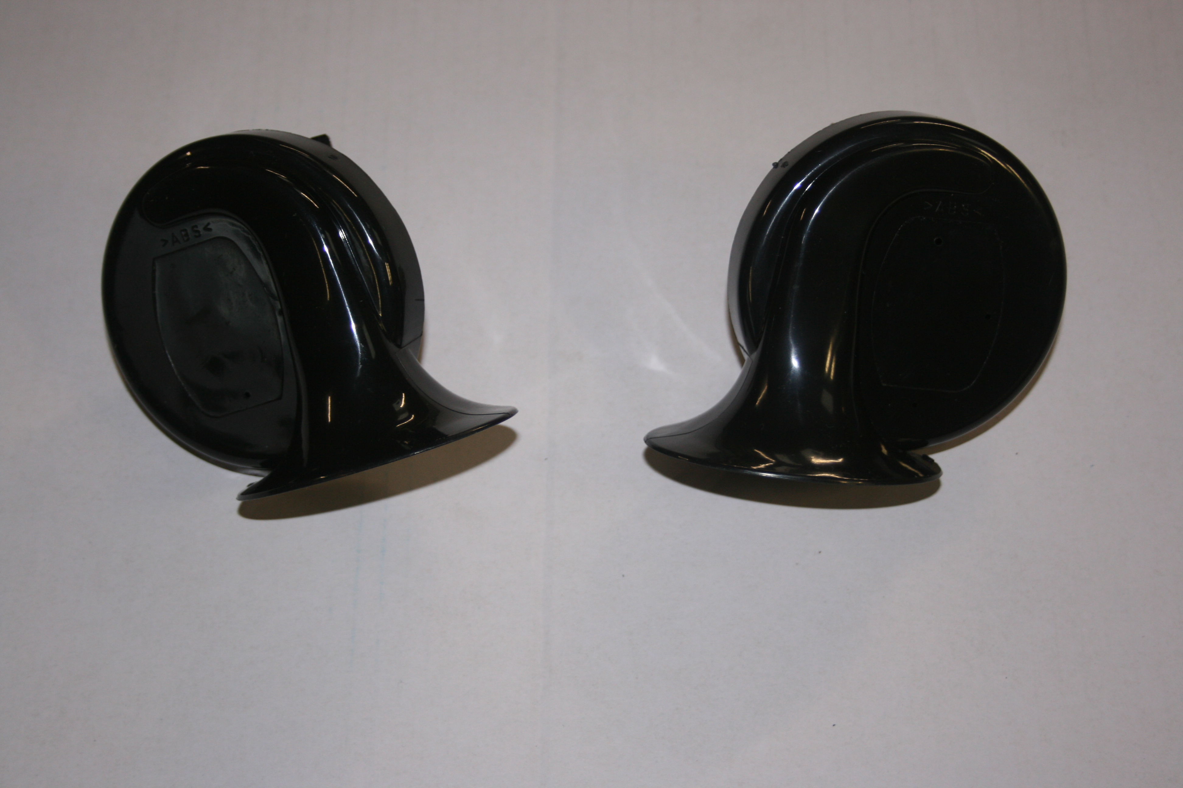 Lightweight horns - New (Pair)