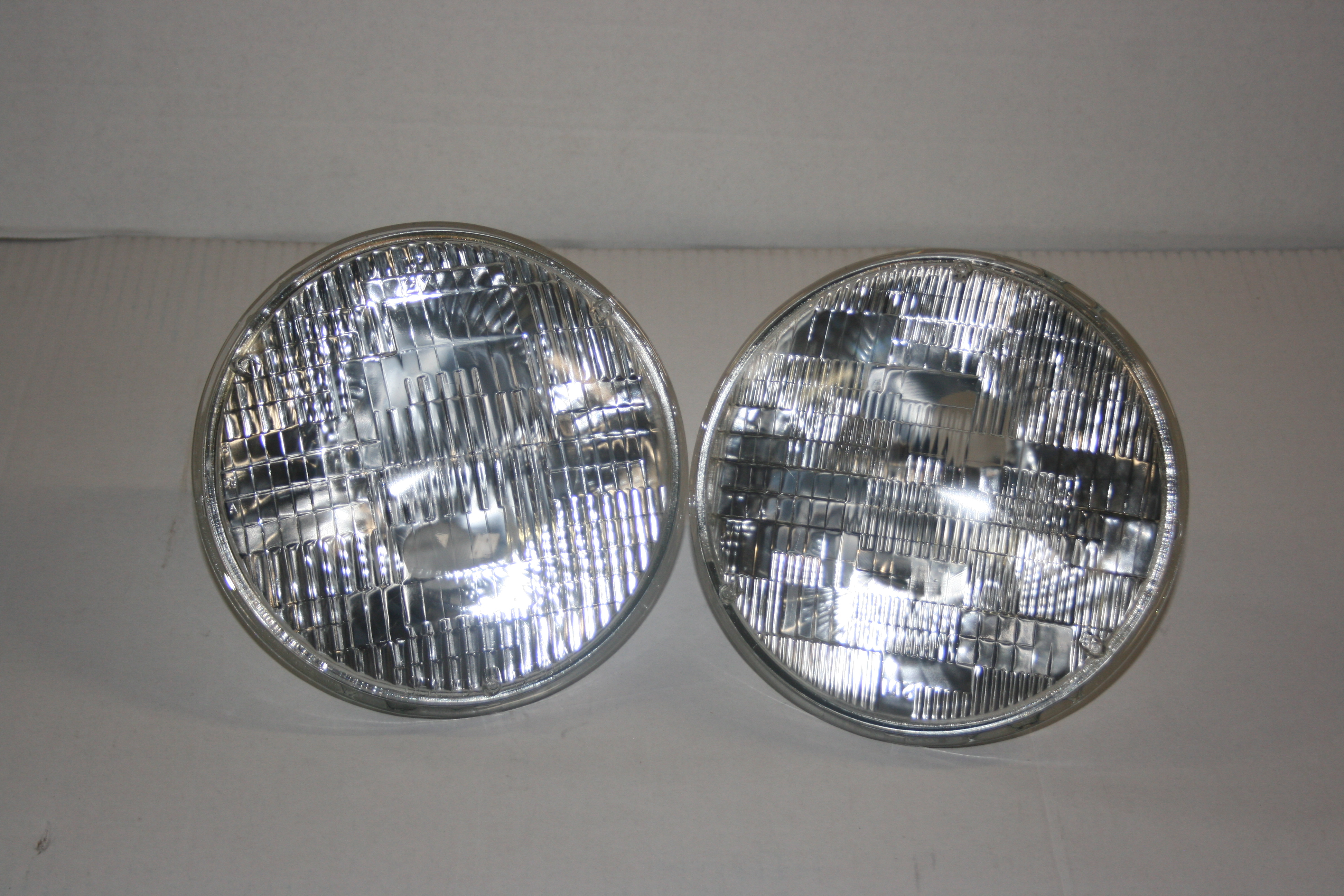 Seal Beam Head Lamp Lights Pair (LHD)