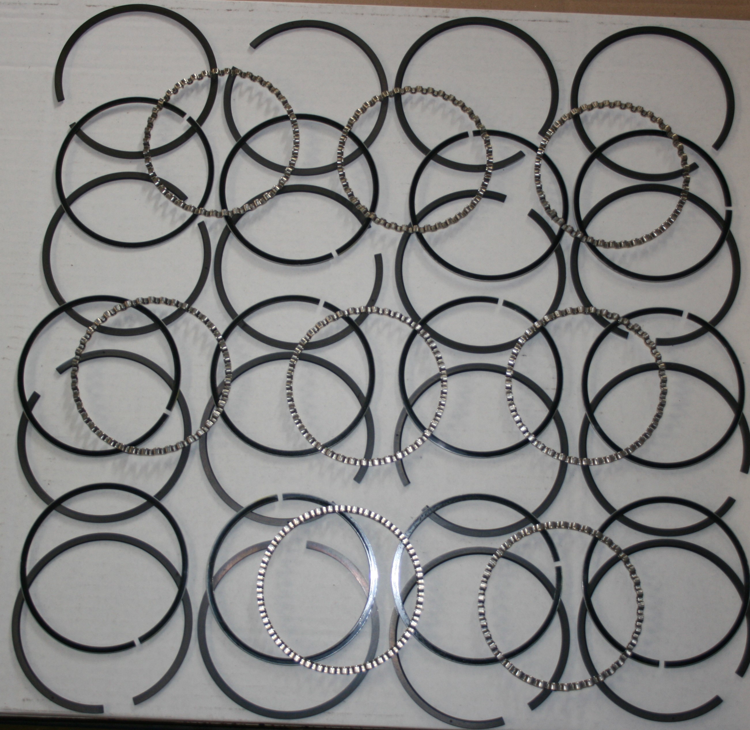 Piston Ring Set 260-289 Standard/ +30